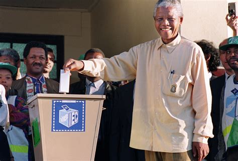 Nelson Mandela S Journey From Prisoner To President Cbs News