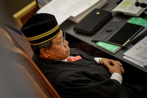 Tan sri pandikar amin mulia dilahir 17 september 1955 merupakan ahli politik veteran malaysia berasal dari kota belud, sabah. Pandikar Amin, Salleh Said Keruak to cross over to PKR?