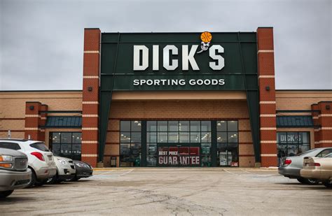 Dicks Sporting Goods To Stop Selling Guns At Most Of Its Stores