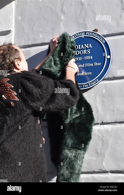 Chelsea London Uk 11th February 2018 Jason Dors Lake Unveils The Blue Plaque To His Mother