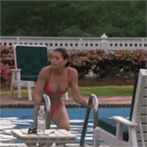 Gwyneth Paltrow Shallow Hal Best Bikini Moments In Movies Popsugar Entertainment Photo