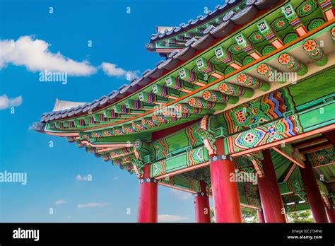 Roof Of Gyeongbokgung Palace In Seoul Korea Stock Photo Alamy
