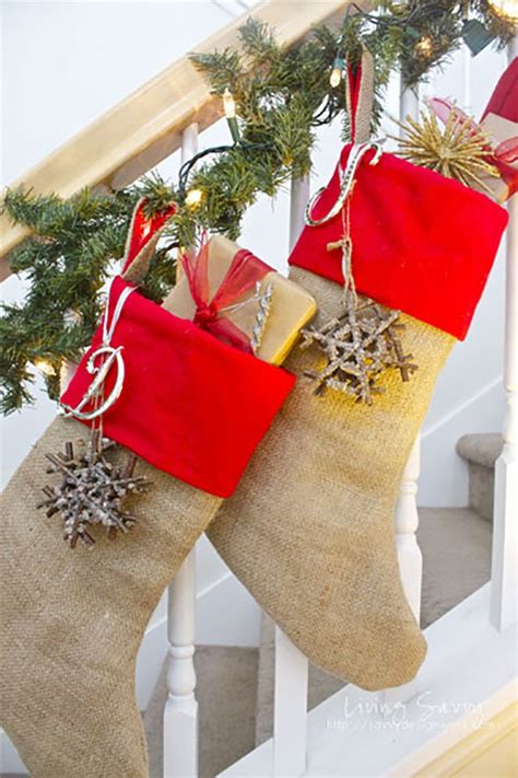 21 Burlap Christmas Decorations Ideas To Try This Christmas Feed Inspiration