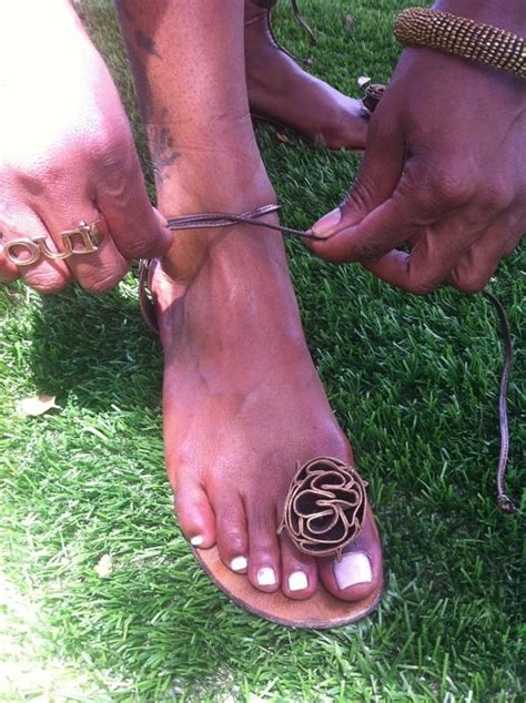 five ways to tie a classic bridget sandal the rose sandals jamaica shoe blog sandals