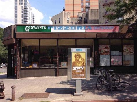 Giovannis Pizzeria And Restaurant New York New York City Urbanspoon