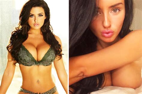 Gorgeous Abigail Ratchford Strips Off In Sexy Instagram Pictures