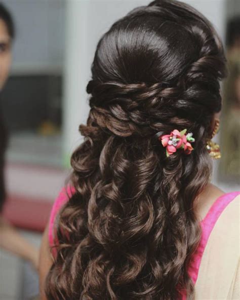 On the other hand, an experienced hairstyle may perhaps be better in terms of business visitors. 8 Ways In Which A Bride Can Rock It With Open Hairstyles ...