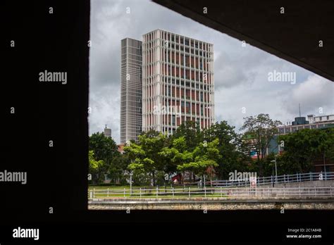 Architecture Of States Court Towers Singapore Stock Photo Alamy