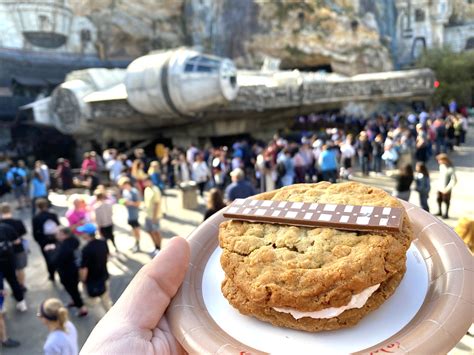 Review New Wookie Oatmeal Cookie Sandwich Is Too Chewy At Backlot