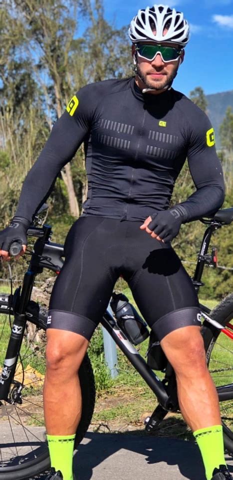Pin By Isaac Meyers Makeup Artist On Cycling In 2020 Cycling Outfit Cycling Attire Lycra Men