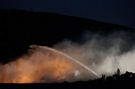 Firefighters Battling Large Blaze At Landfill Off Us 23 And Grand Blanc