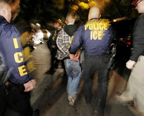 U S Plans Raids To Deport Families Who Surged Across Border News Taco