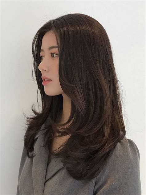 13 Mẫu Tóc Uốn Layer Giúp Chị Em Sở Hữu Nhan Sắc ‘chuẩn’ Nữ Thần In 2021 Haircuts Straight
