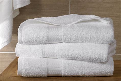 For your referral, most of bath sheets in the market determine 67% bigger than bath. Bath Sheet Vs Bath Towel : What's The Difference? - Spenc ...