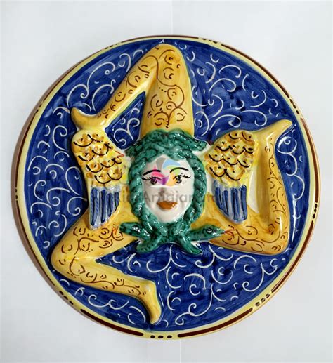 trinacria in ceramica grande kiara artigianato