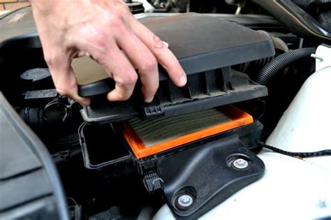How to change the air filter in a bmw x3
