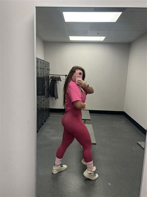 maddy o reilly on twitter gym selfies 💅🏼
