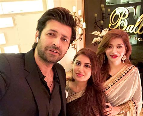 Recently their walima ceremony was held in karachi. Morning Show Host Madiha Naqvi Wedding Clicks | Reviewit.pk