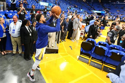 Watch Stephen Curry Has A New Tunnel Shot At Chase Center