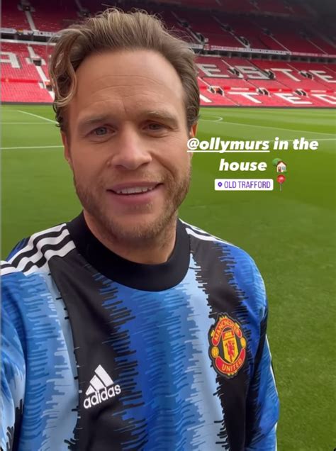 celeb lover on twitter olly murs in man utd kit is a seriously horny sight