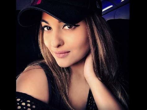 Pic You Cannot Miss Sonakshi Sinhas Sunday Selfie