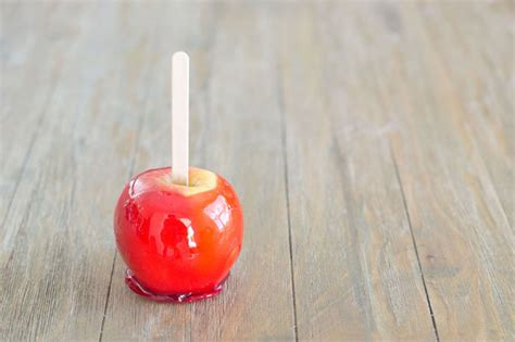 Kinds Of Sticks To Use In Candy Apples