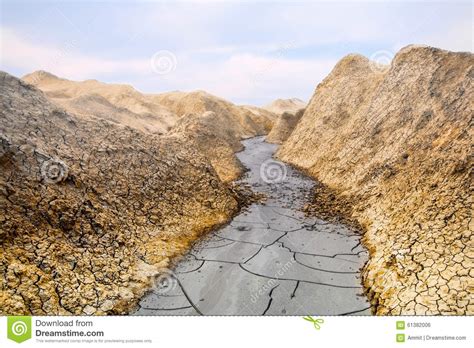 Notificari in timp real din romania si strainatate. Muddy Volcano Buzau Romania Stock Photo - Image of hill ...