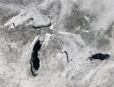 Stunning Ice Covered Great Lakes Seen From Space Photo Live Science