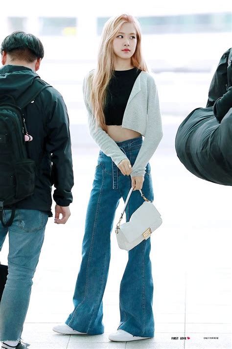 Pin By Jugu On Blackpink Rose Airport Style Fashion Blackpink Fashion Korean Outfits