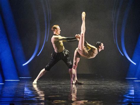 Woolf Works Royal Opera House Review Tireless Dancers Create Brave Thoughtful Work The