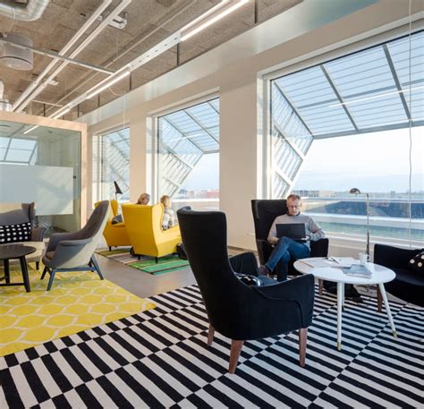 4 Modern Workplace Design Examples Your Office