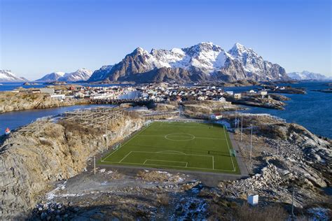 Así Es El Henningsvær Idrettslag Stadion El Campo De Fútbol Más Remoto