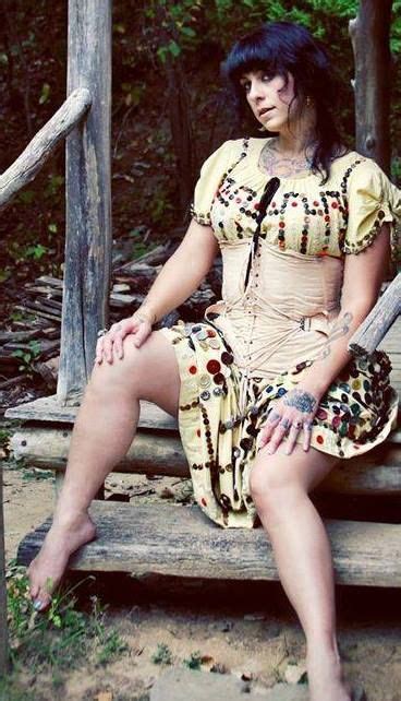 Danielle Colby From American Pickers Is One Of The Hottest Female Television Stars Out There
