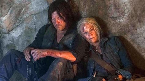 The Walking Dead Daryl And Carol Kiss