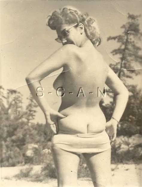 ORG VINTAGE 1940S 50S Nude Sepia RP Super Endowed Woman Takes Off