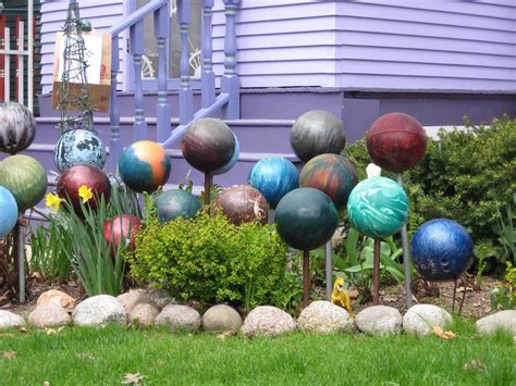 How To Make Bowling Ball Garden Art Diy Gazing Ball From Old Bowling Ball Homemydesign