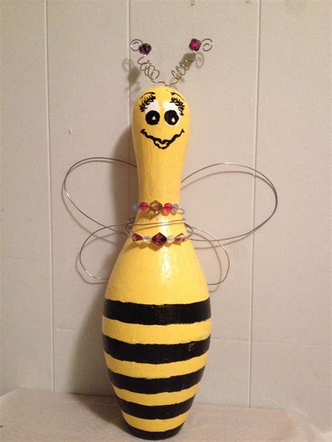 Bowling pin Bee Would go with the bowling ball critters | Bowling pin crafts, Bowling ball ...