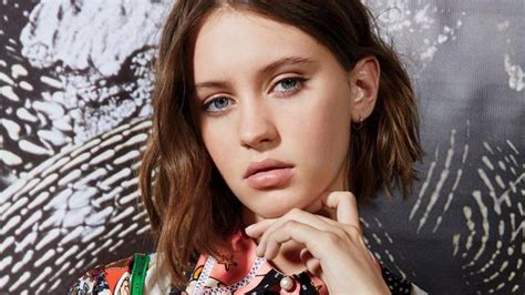 Jude Laws Daughter Iris Lands Her First Teen Vogue Shoot See The 15 Year Olds Pics