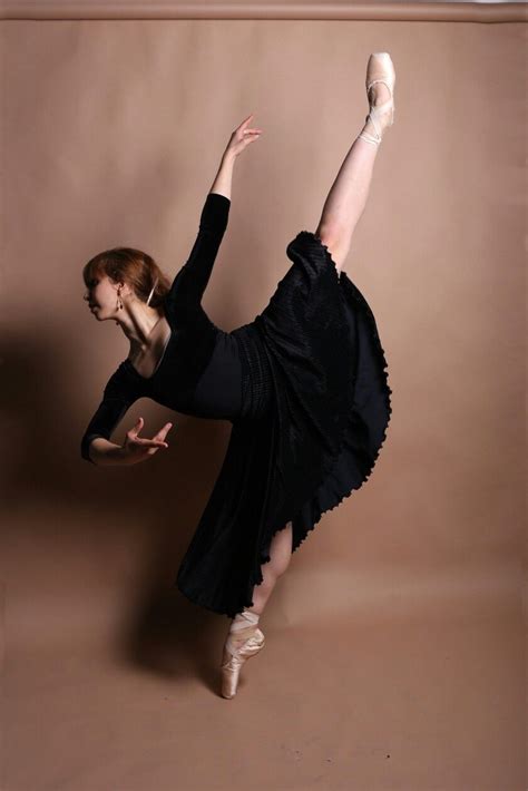 Ballet Dancer Ballerina Pointeshoes Dancing Dance Girl Redhair