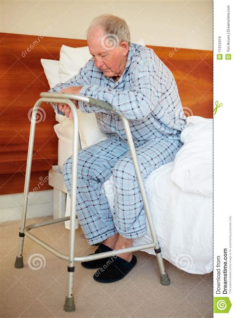 Bei fragebögen, die eher persönlicher natur sind, wie zum beispiel bei versandhäusern. Sad Elderly Man Sitting With A Walker On His Bed Stock Image - Image of people, contemplation ...
