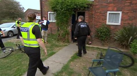 Bedfordshire And London Drugs Raids Sees Seven Arrested Bbc News