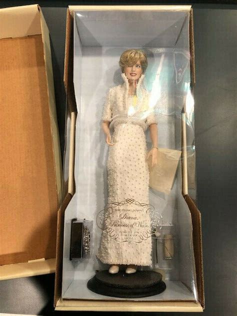 Franklin Mint Princess Diana Porcelain Doll In White Pearl Dress Mint