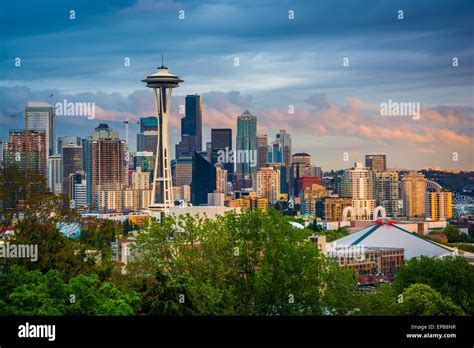 Sunset View Of The Seattle Skyline From Kerry Park In Seattle