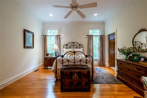 Hardy Home: English Charm Meets American Comfort - Read V3