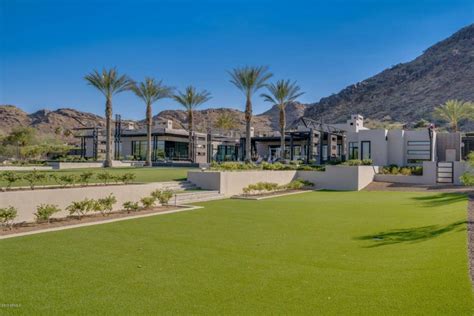Paradise Valley Estate With Picture Perfect Views Listed For 10995