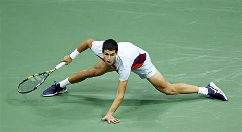 Wimbledon Carlos Alcaraz Beats Novak Djokovic In Five Sets For Mens Title Gk Now