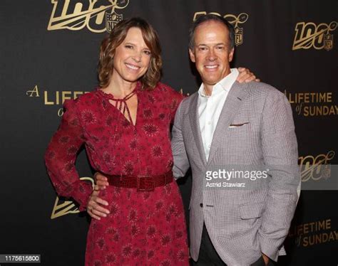 Dan Hicks Hannah Storm Photos And Premium High Res Pictures Getty Images