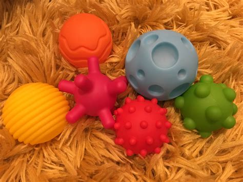 And with these affordable first birthday gift ideas, you'll save enough to buy. Baby Play: Sensory Toys for 0 - 3 Months | Edspire