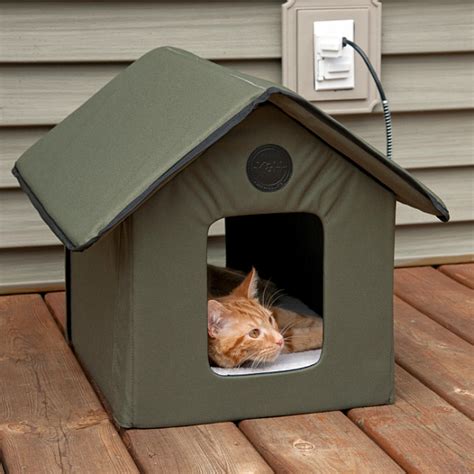 Outdoor Heated Kitty House
