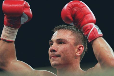 Бывший чемпион мира по боксу костя цзю оценил победу своего сына тима цзю над стивом спарком. Australian boxing legend Kostya Tszyu - ABC News (Australian Broadcasting Corporation)